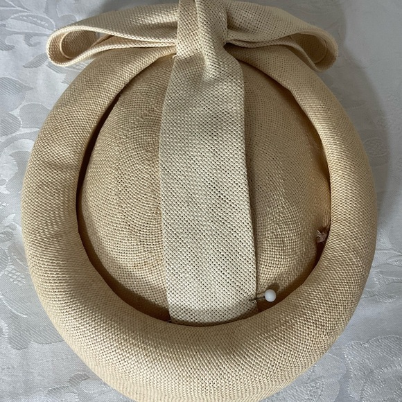 Vintage Mr Charles Women’s Hat Mid Century Modern Cream Pill Box - Picture 5 of 9